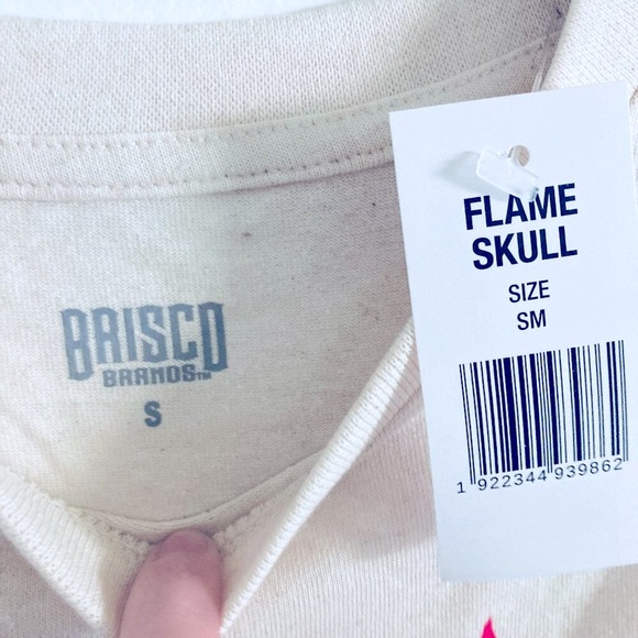 Graphic T Shirt Everything is Fine Flaming Skull - Picture 4 of 4